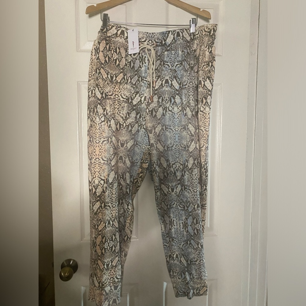 NWT Skinnygirl Snake Skin Joggers. Super Soft